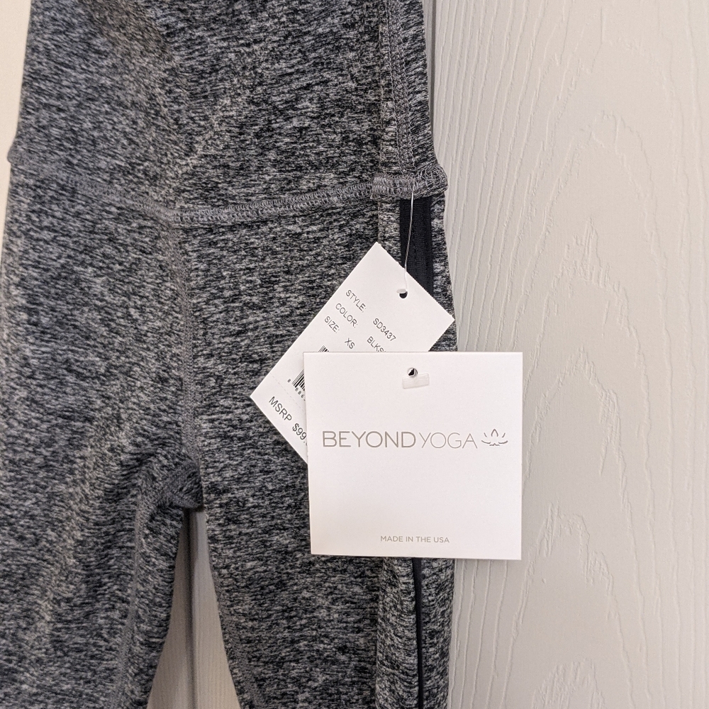 Beyond Yoga Heathered Grey Crop Leggings size XS